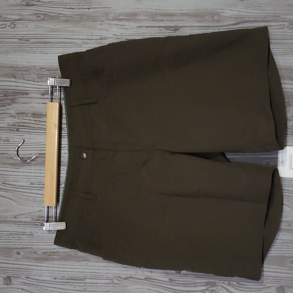 Mountain Equipment Co-op Shorts. Green. Size 10.